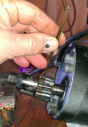 The gear retaining pin is difficult to remove and replace