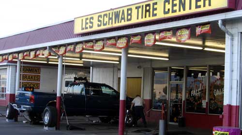 Les Schwab Sets the Standard for Customer Service