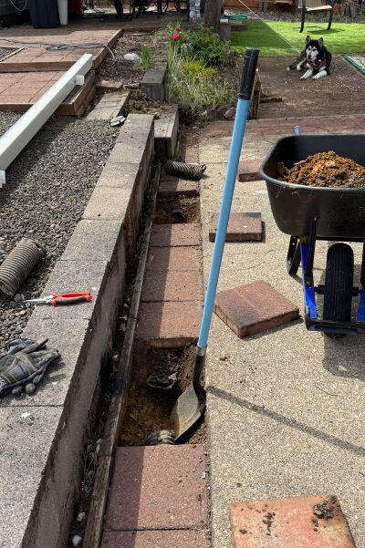 Digging holes for the support basses