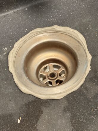 New putty before removing the excess