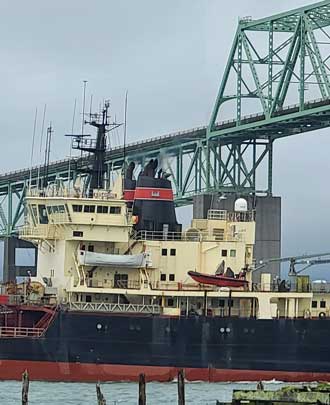 Columbia River shipping at the mouth
