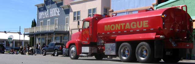 Montague fire tanker with the Opera House in the background