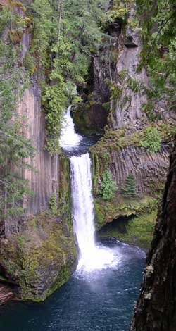 Toketee Falls on the North Umpqua River, Oregon